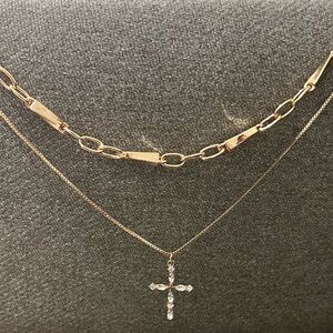 Elegant Gold Necklace with Cross Pendant